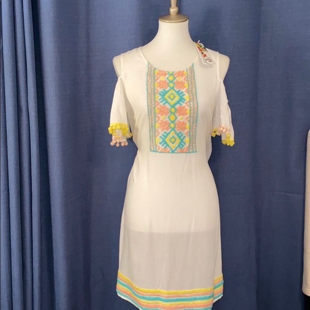 NWT Cold Shoulder White Pastel Resort Dress by America & Beyond Size Small
